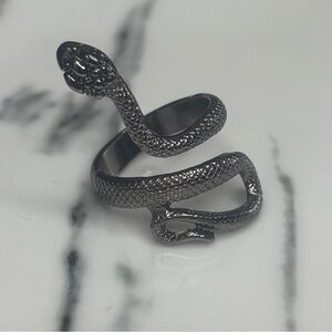 Gunmetal Snake Serpant Costume Fashion Ring Women’s Size 6 Dark Academia Reptile